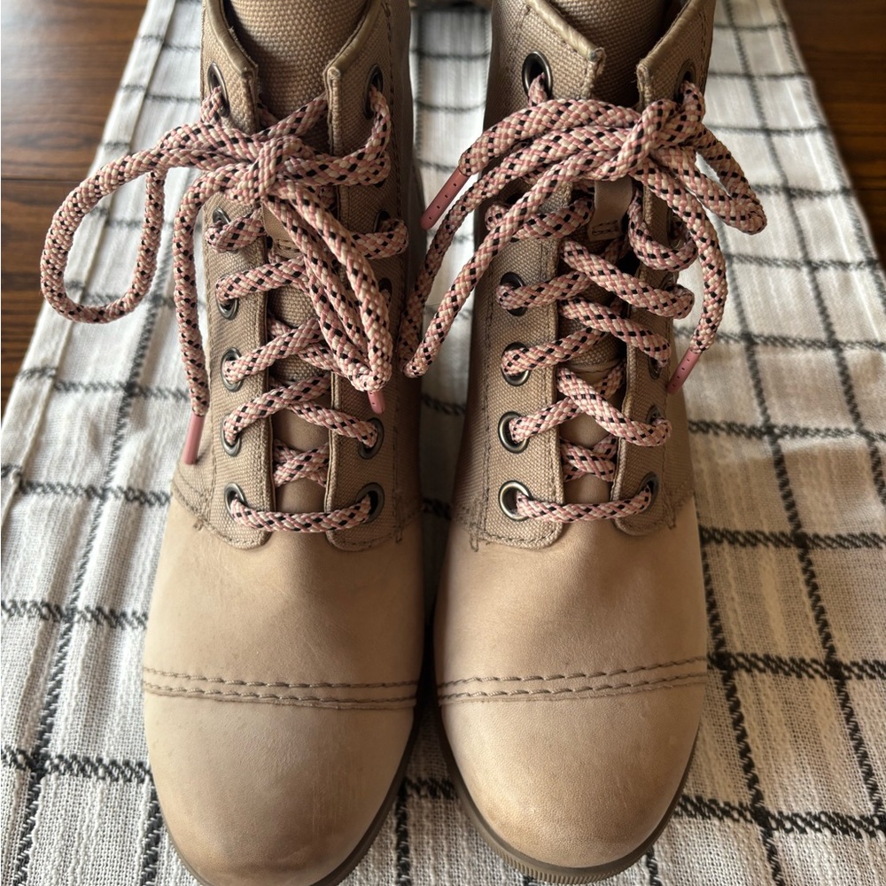 Sorry Joan of Arctic Boots